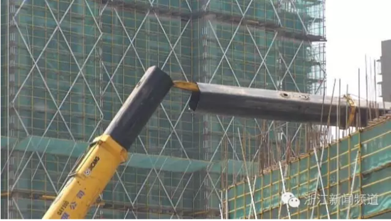 五一假期，杭州一工地的起重機吊機倒塌，造成1人重傷，3人輕傷