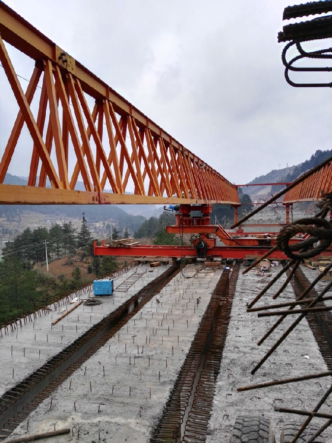 起重機(jī)安全監(jiān)控系統(tǒng)安裝現(xiàn)場(chǎng)圖一