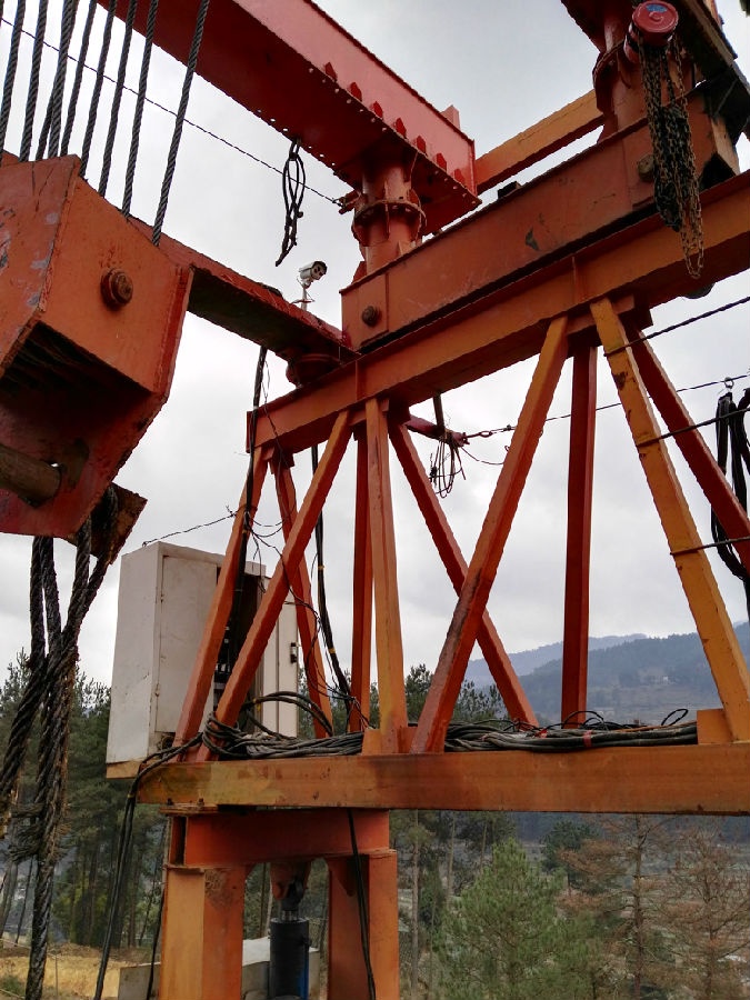 起重機(jī)安全監(jiān)控系統(tǒng)安裝現(xiàn)場(chǎng)圖五